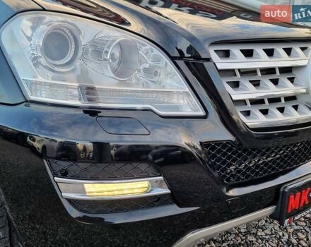 Черный Мерседес М-Класс, объемом двигателя 2.99 л и пробегом 240 тыс. км за 16900 $, фото 6 на Automoto.ua