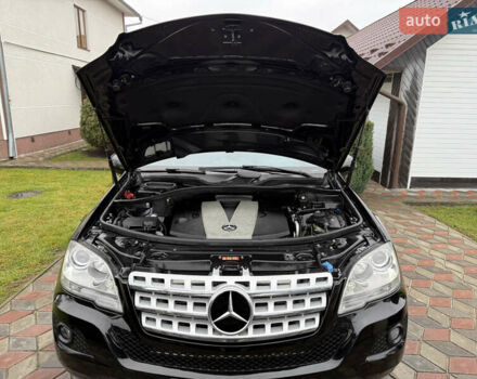 Черный Мерседес М-Класс, объемом двигателя 3 л и пробегом 268 тыс. км за 14250 $, фото 48 на Automoto.ua