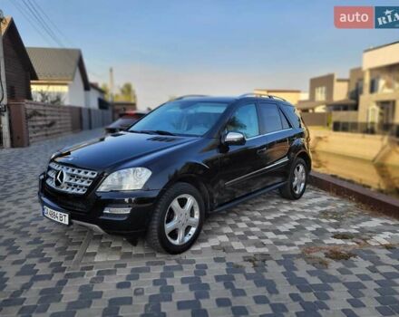 Мерседес М-Клас 2010 у Черкасах на Automoto.ua Чорний Мерседес М-Клас, об'ємом двигуна 2.99 л та пробігом 165 тис. км за 17200 $, фото 3 на Automoto.ua