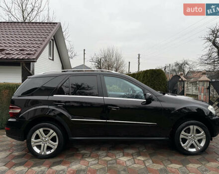 Черный Мерседес М-Класс, объемом двигателя 3 л и пробегом 268 тыс. км за 14250 $, фото 4 на Automoto.ua