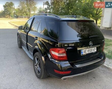 Чорний Мерседес М-Клас, об'ємом двигуна 3.5 л та пробігом 225 тис. км за 16000 $, фото 6 на Automoto.ua