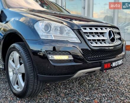 Черный Мерседес М-Класс, объемом двигателя 2.99 л и пробегом 240 тыс. км за 16900 $, фото 2 на Automoto.ua