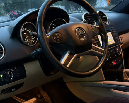 Чорний Мерседес М-Клас, об'ємом двигуна 3 л та пробігом 256 тис. км за 15200 $, фото 14 на Automoto.ua