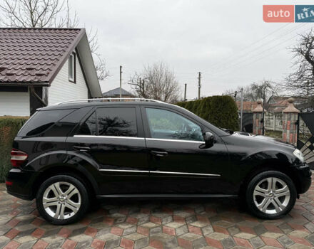 Черный Мерседес М-Класс, объемом двигателя 3 л и пробегом 268 тыс. км за 14250 $, фото 30 на Automoto.ua