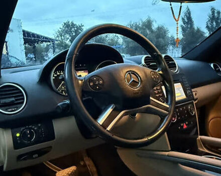 Чорний Мерседес М-Клас, об'ємом двигуна 3 л та пробігом 256 тис. км за 15200 $, фото 16 на Automoto.ua