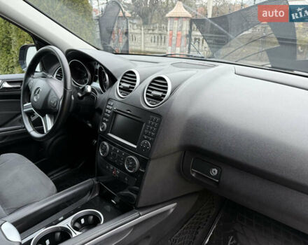 Черный Мерседес М-Класс, объемом двигателя 3 л и пробегом 268 тыс. км за 14250 $, фото 42 на Automoto.ua