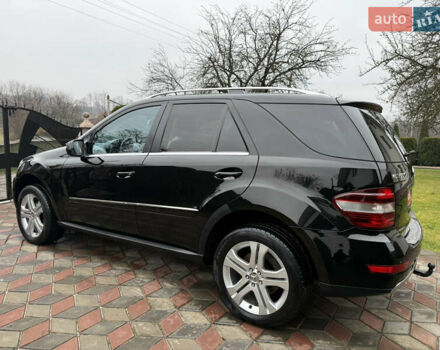 Черный Мерседес М-Класс, объемом двигателя 3 л и пробегом 268 тыс. км за 14250 $, фото 27 на Automoto.ua