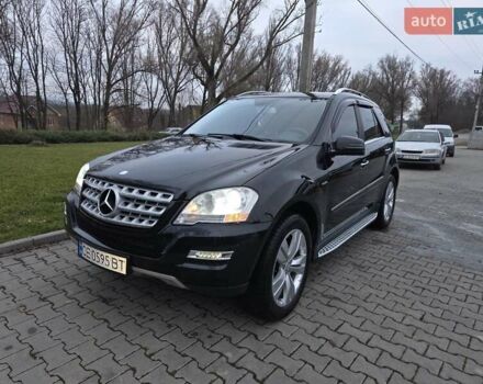 Черный Мерседес М-Класс, объемом двигателя 3 л и пробегом 334 тыс. км за 17300 $, фото 3 на Automoto.ua