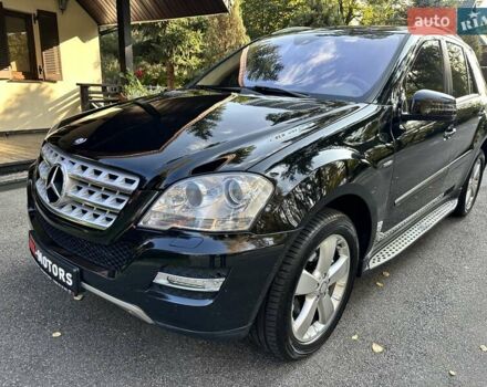 Черный Мерседес М-Класс, объемом двигателя 2.99 л и пробегом 240 тыс. км за 16600 $, фото 5 на Automoto.ua