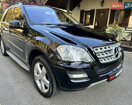 Черный Мерседес М-Класс, объемом двигателя 2.99 л и пробегом 240 тыс. км за 16600 $, фото 23 на Automoto.ua