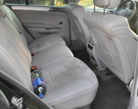 Мерседес М-Клас 2010 у Черкасах на Automoto.ua Чорний Мерседес М-Клас, об'ємом двигуна 2.99 л та пробігом 165 тис. км за 17200 $, фото 9 на Automoto.ua