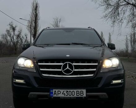 Черный Мерседес М-Класс, объемом двигателя 3 л и пробегом 346 тыс. км за 17000 $, фото 7 на Automoto.ua