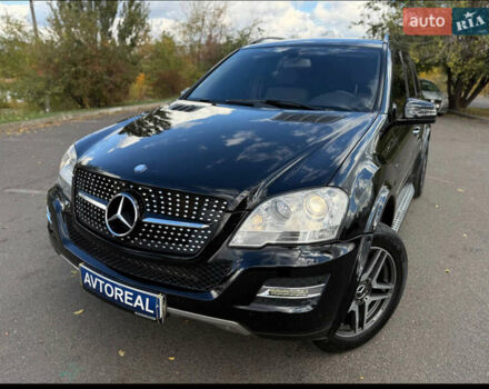 Черный Мерседес М-Класс, объемом двигателя 3.5 л и пробегом 225 тыс. км за 14000 $, фото 2 на Automoto.ua