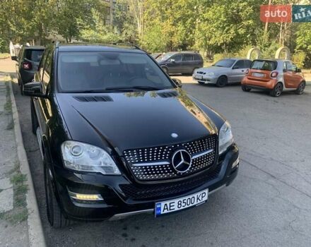 Чорний Мерседес М-Клас, об'ємом двигуна 3.5 л та пробігом 225 тис. км за 16000 $, фото 2 на Automoto.ua