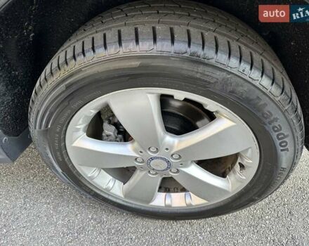 Черный Мерседес М-Класс, объемом двигателя 2.99 л и пробегом 240 тыс. км за 16600 $, фото 12 на Automoto.ua