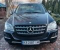 Черный Мерседес М-Класс, объемом двигателя 3 л и пробегом 264 тыс. км за 16000 $, фото 1 на Automoto.ua