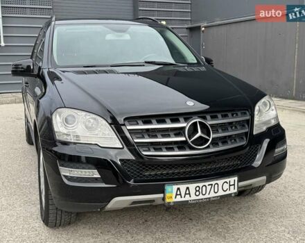 Чорний Мерседес М-Клас, об'ємом двигуна 3 л та пробігом 307 тис. км за 14750 $, фото 41 на Automoto.ua