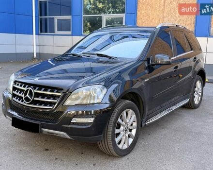 Черный Мерседес М-Класс, объемом двигателя 2.99 л и пробегом 222 тыс. км за 18500 $, фото 81 на Automoto.ua