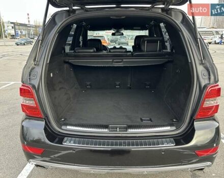 Черный Мерседес М-Класс, объемом двигателя 3.5 л и пробегом 128 тыс. км за 15200 $, фото 28 на Automoto.ua