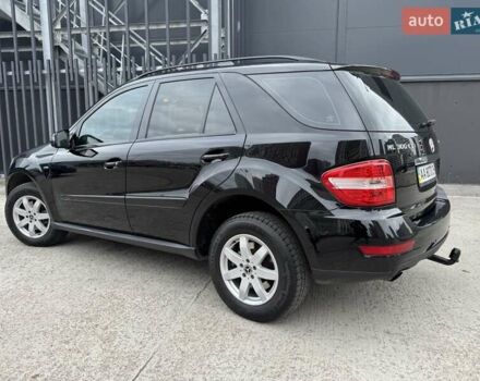 Чорний Мерседес М-Клас, об'ємом двигуна 3 л та пробігом 307 тис. км за 14750 $, фото 10 на Automoto.ua