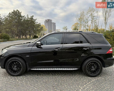 Мерседес М-Класс 2011 в Днепре (Днепропетровске) на Automoto.ua Черный Мерседес М-Класс, объемом двигателя 3.5 л и пробегом 162 тыс. км за 18900 $, фото 2 на Automoto.ua