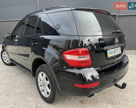 Чорний Мерседес М-Клас, об'ємом двигуна 3 л та пробігом 307 тис. км за 14750 $, фото 51 на Automoto.ua