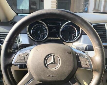 Черный Мерседес М-Класс, объемом двигателя 2.14 л и пробегом 245 тыс. км за 20000 $, фото 11 на Automoto.ua