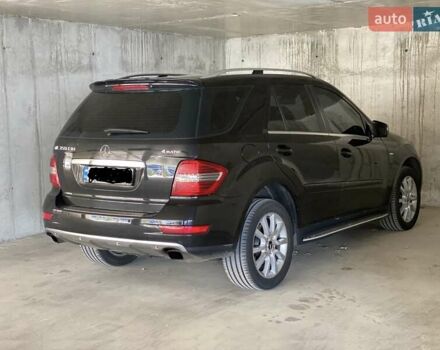 Черный Мерседес М-Класс, объемом двигателя 2.99 л и пробегом 222 тыс. км за 18500 $, фото 78 на Automoto.ua