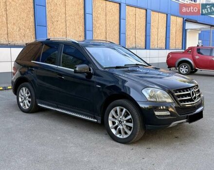 Черный Мерседес М-Класс, объемом двигателя 2.99 л и пробегом 222 тыс. км за 18500 $, фото 80 на Automoto.ua