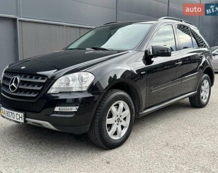 Чорний Мерседес М-Клас, об'ємом двигуна 3 л та пробігом 307 тис. км за 14750 $, фото 49 на Automoto.ua