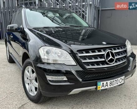Чорний Мерседес М-Клас, об'ємом двигуна 3 л та пробігом 307 тис. км за 14750 $, фото 5 на Automoto.ua