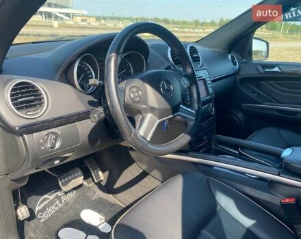 Черный Мерседес М-Класс, объемом двигателя 3.72 л и пробегом 80 тыс. км за 17999 $, фото 14 на Automoto.ua