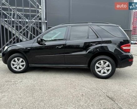 Чорний Мерседес М-Клас, об'ємом двигуна 3 л та пробігом 307 тис. км за 14750 $, фото 6 на Automoto.ua