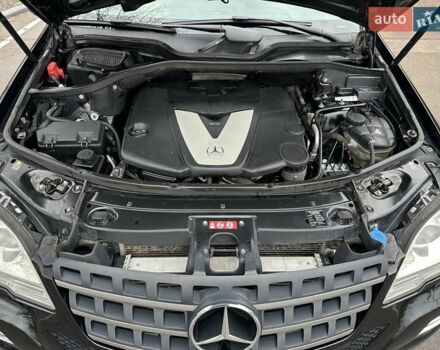 Чорний Мерседес М-Клас, об'ємом двигуна 3 л та пробігом 307 тис. км за 13800 $, фото 42 на Automoto.ua