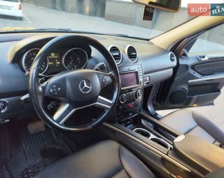 Черный Мерседес М-Класс, объемом двигателя 2.99 л и пробегом 262 тыс. км за 17000 $, фото 6 на Automoto.ua