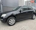 Чорний Мерседес М-Клас, об'ємом двигуна 3 л та пробігом 307 тис. км за 14750 $, фото 7 на Automoto.ua