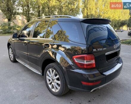 Черный Мерседес М-Класс, объемом двигателя 2.99 л и пробегом 222 тыс. км за 18500 $, фото 10 на Automoto.ua