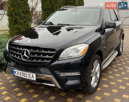 Черный Мерседес М-Класс, объемом двигателя 2.99 л и пробегом 180 тыс. км за 19000 $, фото 1 на Automoto.ua