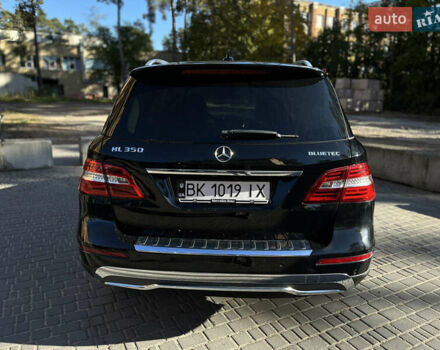 Черный Мерседес М-Класс, объемом двигателя 3 л и пробегом 260 тыс. км за 20500 $, фото 13 на Automoto.ua