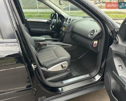 Чорний Мерседес М-Клас, об'ємом двигуна 3 л та пробігом 307 тис. км за 13800 $, фото 28 на Automoto.ua