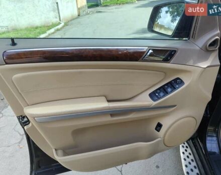 Черный Мерседес М-Класс, объемом двигателя 2.99 л и пробегом 216 тыс. км за 13500 $, фото 4 на Automoto.ua