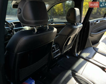 Черный Мерседес М-Класс, объемом двигателя 3 л и пробегом 260 тыс. км за 20500 $, фото 7 на Automoto.ua