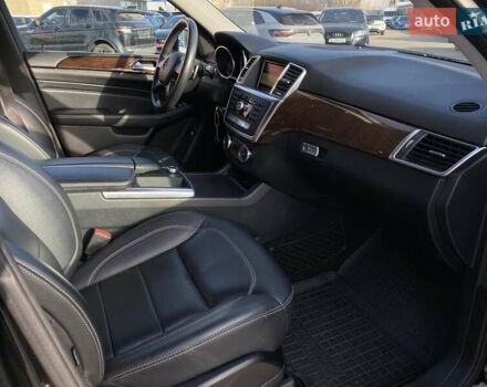 Черный Мерседес М-Класс, объемом двигателя 3 л и пробегом 145 тыс. км за 19990 $, фото 18 на Automoto.ua