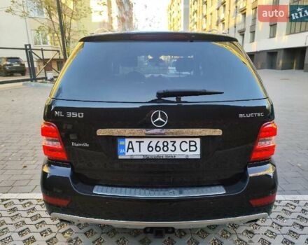 Черный Мерседес М-Класс, объемом двигателя 2.99 л и пробегом 262 тыс. км за 17000 $, фото 12 на Automoto.ua