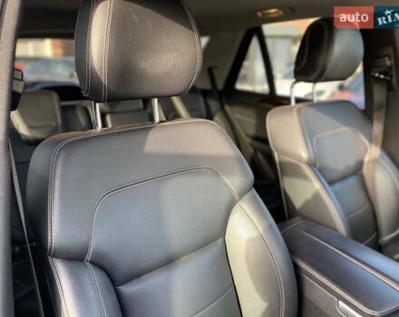 Черный Мерседес М-Класс, объемом двигателя 3 л и пробегом 145 тыс. км за 19990 $, фото 19 на Automoto.ua