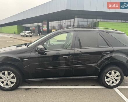 Черный Мерседес М-Класс, объемом двигателя 3 л и пробегом 307 тыс. км за 17000 $, фото 2 на Automoto.ua