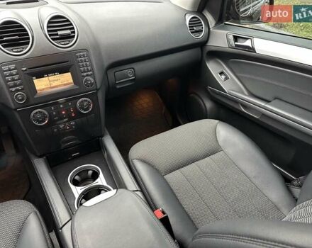 Чорний Мерседес М-Клас, об'ємом двигуна 3 л та пробігом 307 тис. км за 13800 $, фото 27 на Automoto.ua