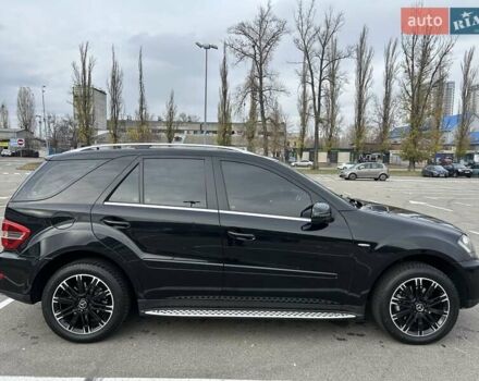 Черный Мерседес М-Класс, объемом двигателя 3.5 л и пробегом 128 тыс. км за 15200 $, фото 4 на Automoto.ua