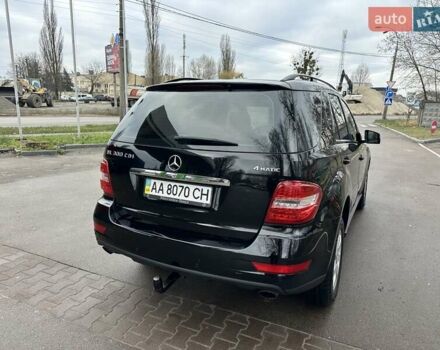 Чорний Мерседес М-Клас, об'ємом двигуна 3 л та пробігом 307 тис. км за 13800 $, фото 7 на Automoto.ua
