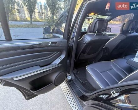 Черный Мерседес М-Класс, объемом двигателя 2.99 л и пробегом 222 тыс. км за 18500 $, фото 13 на Automoto.ua